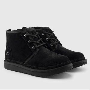 ugg neumel boots black